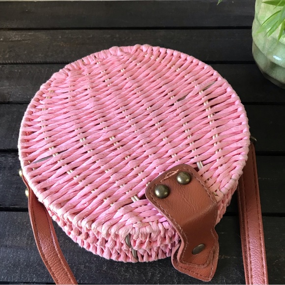 Lucky 7 Pink Round Straw Purse - Picture 5 of 11